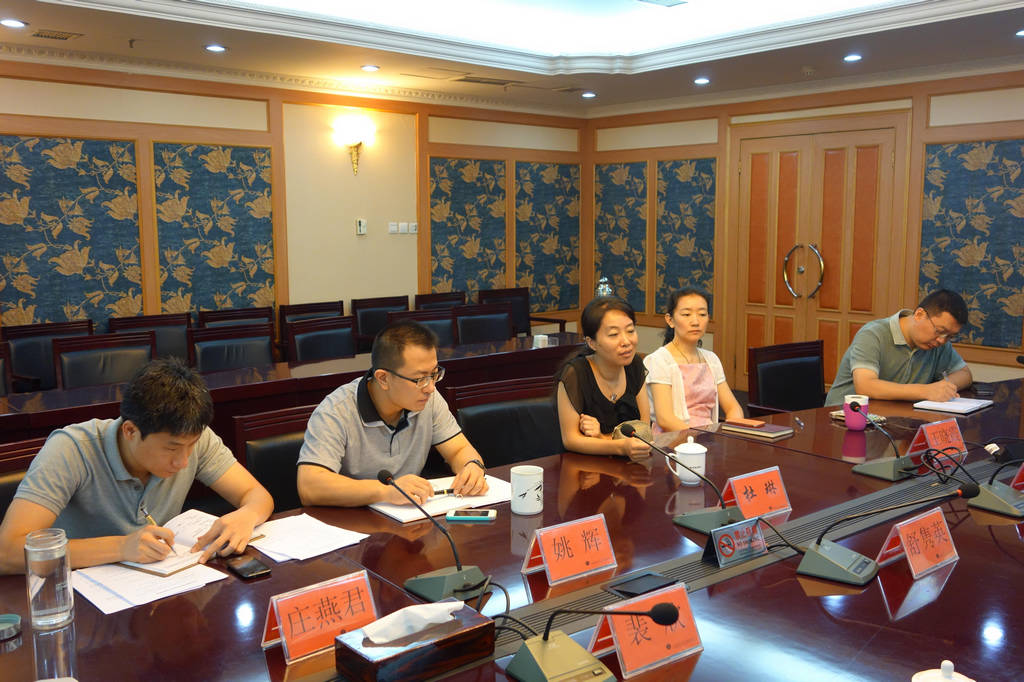 为推进年初工作要点的贯彻落实,努力实现“运用高科技信息化手段提高工作效率”的目标。6月24日,石景山区检察院反贪局舒隽英副局长带队,与反渎局、技术处人员前往海淀院交流学习,就检察机关侦查卷宗电子化工作及运用高科技信息化手段提高工作效率等方面进行了交流学习。